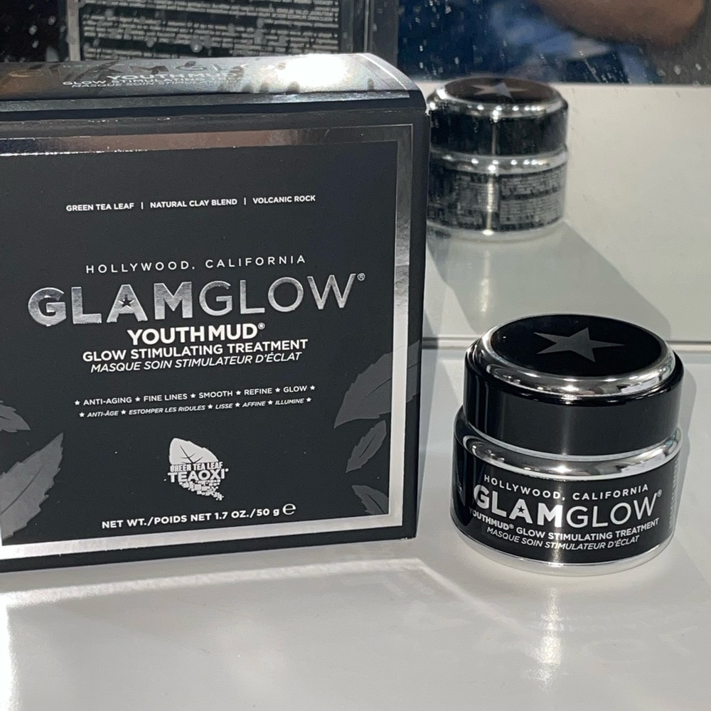 Glam glow youth mud mask